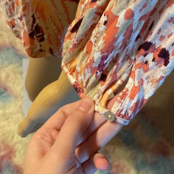 Chico’s 1 Abstract Print Top - Picture 3 of 5